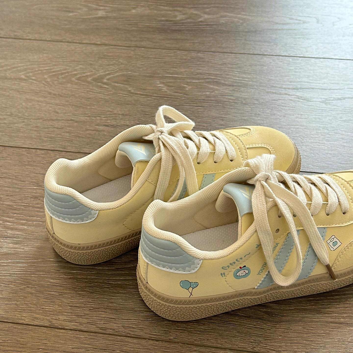 Melanie – Chaussures d'Entraînement Morale Mignonnes et Foulées, Trop Lait