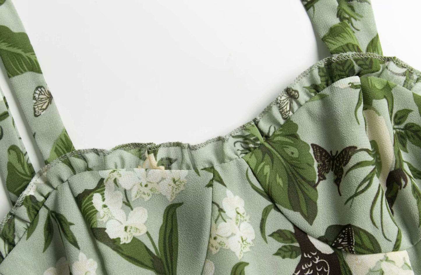 Rebecca – Robe Midi à Volants Personnalisée
