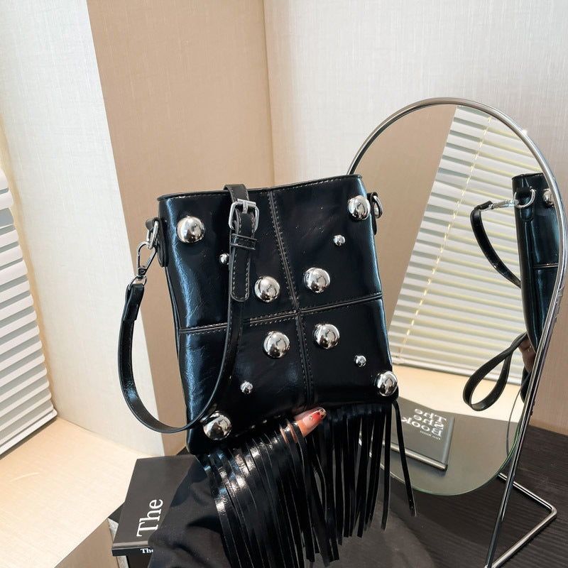 Hayley – Sac Bandoulière à Franges avec Rivets