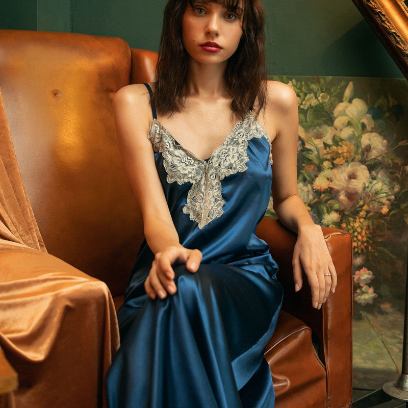 Joy – Chemise de Nuit Longue et Confortable en Satin à Bretelles