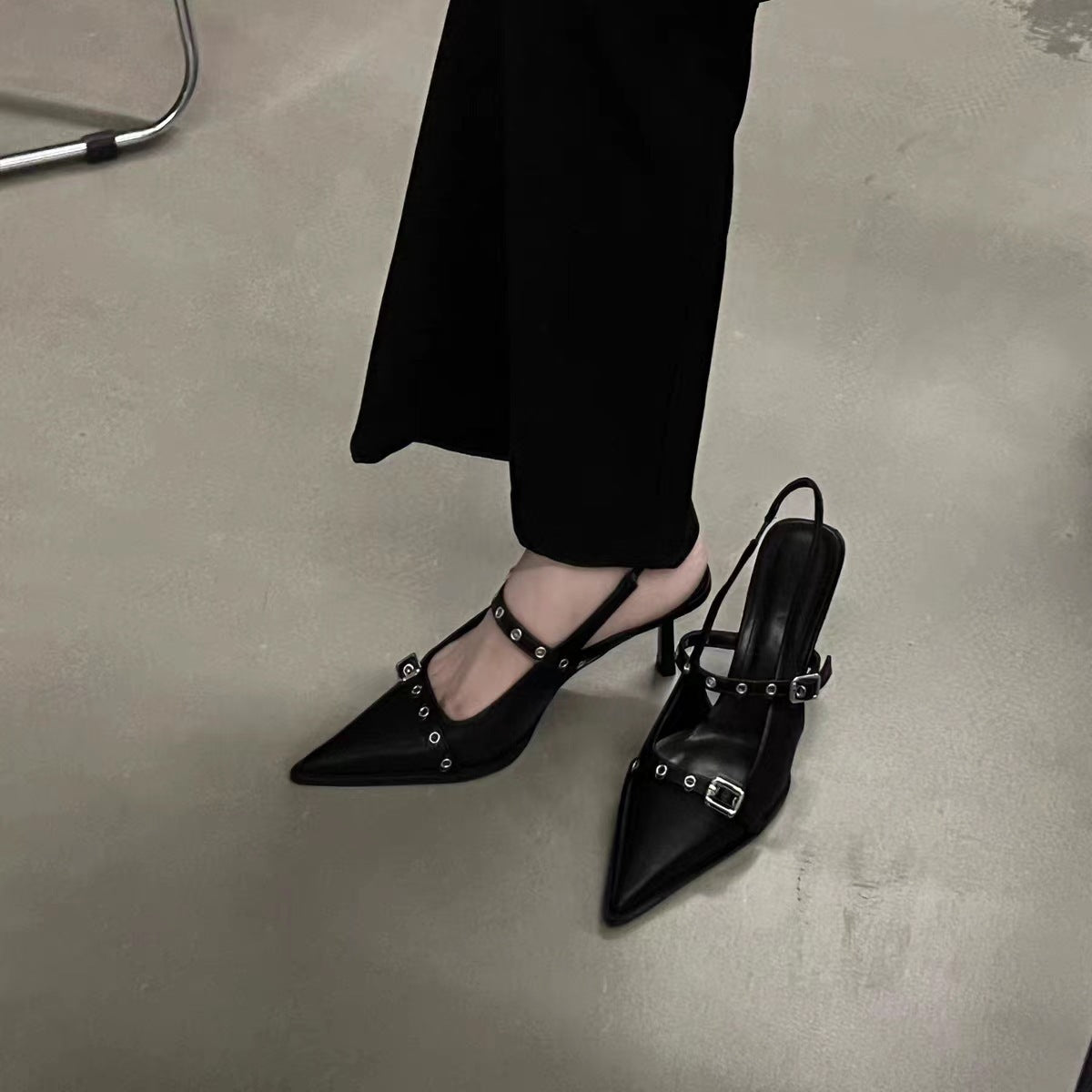 Emma – Talons Épais à Bride Cheville et Bout Pointu