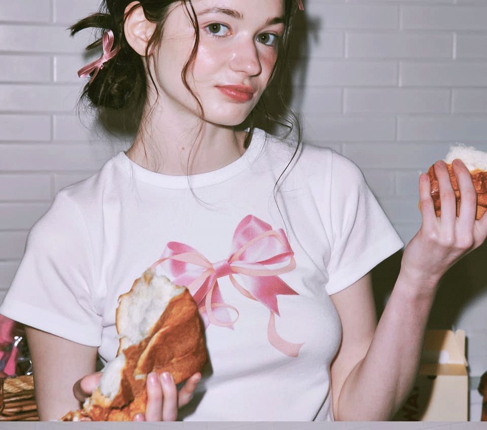 Helen – T-shirt à Manches Courtes avec Nœud et Col Rond