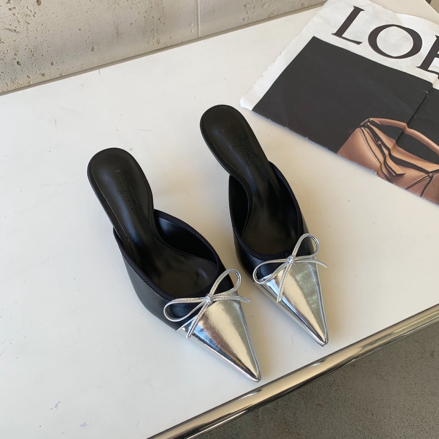 Denise – Sandales à Talons Hauts Pointus et Color-blocking