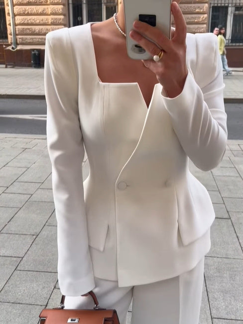 Lydia – Blazer à Col Carré à Deux Boutons en Couleur Unie