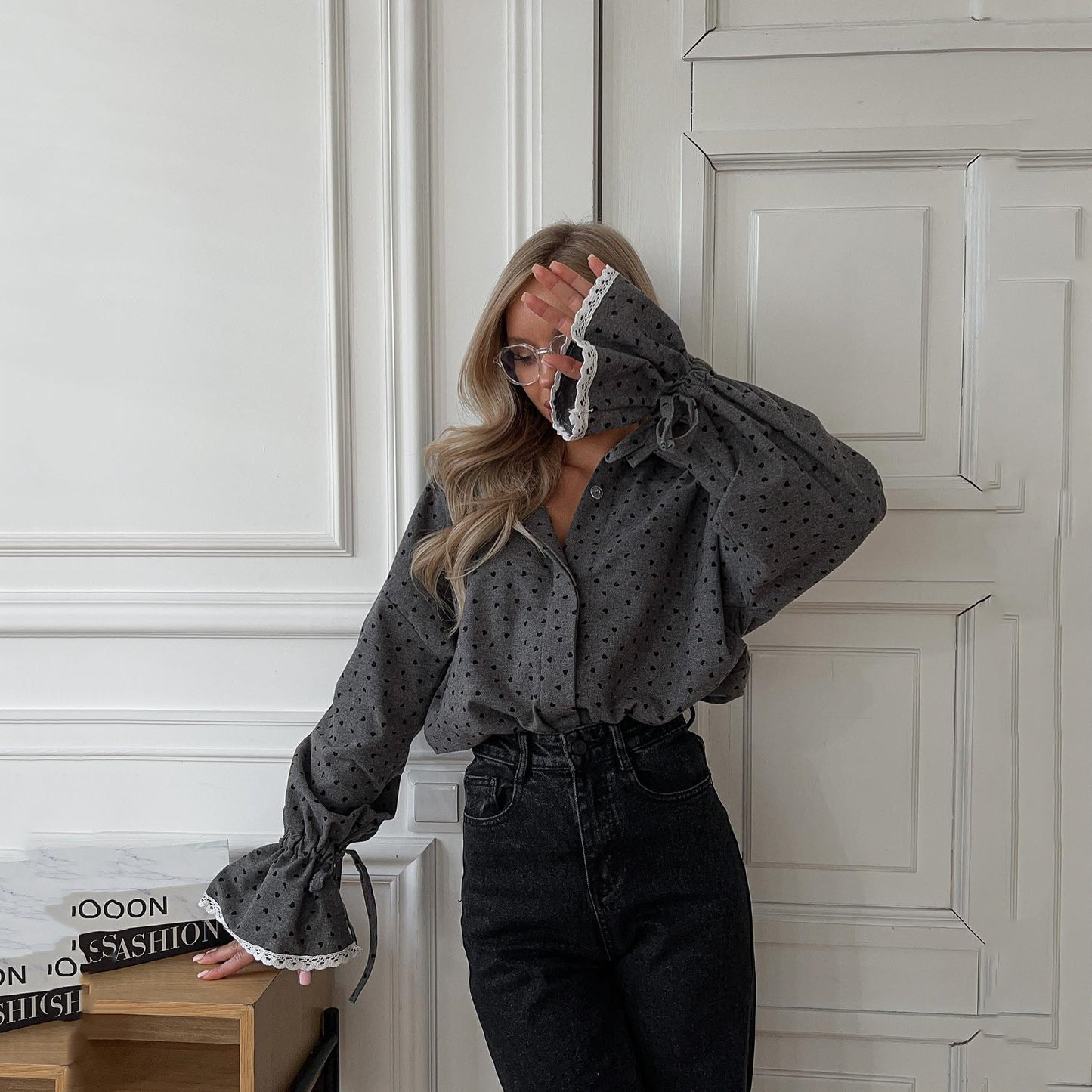 Joanne – Chemise à Imprimé Cœur Élégante