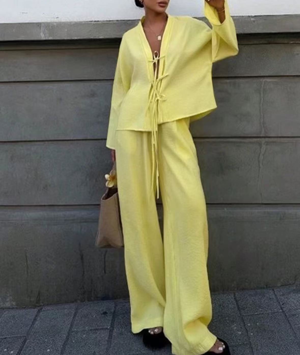 Audrey – Ensemble Chemise et Pantalon à Lacets