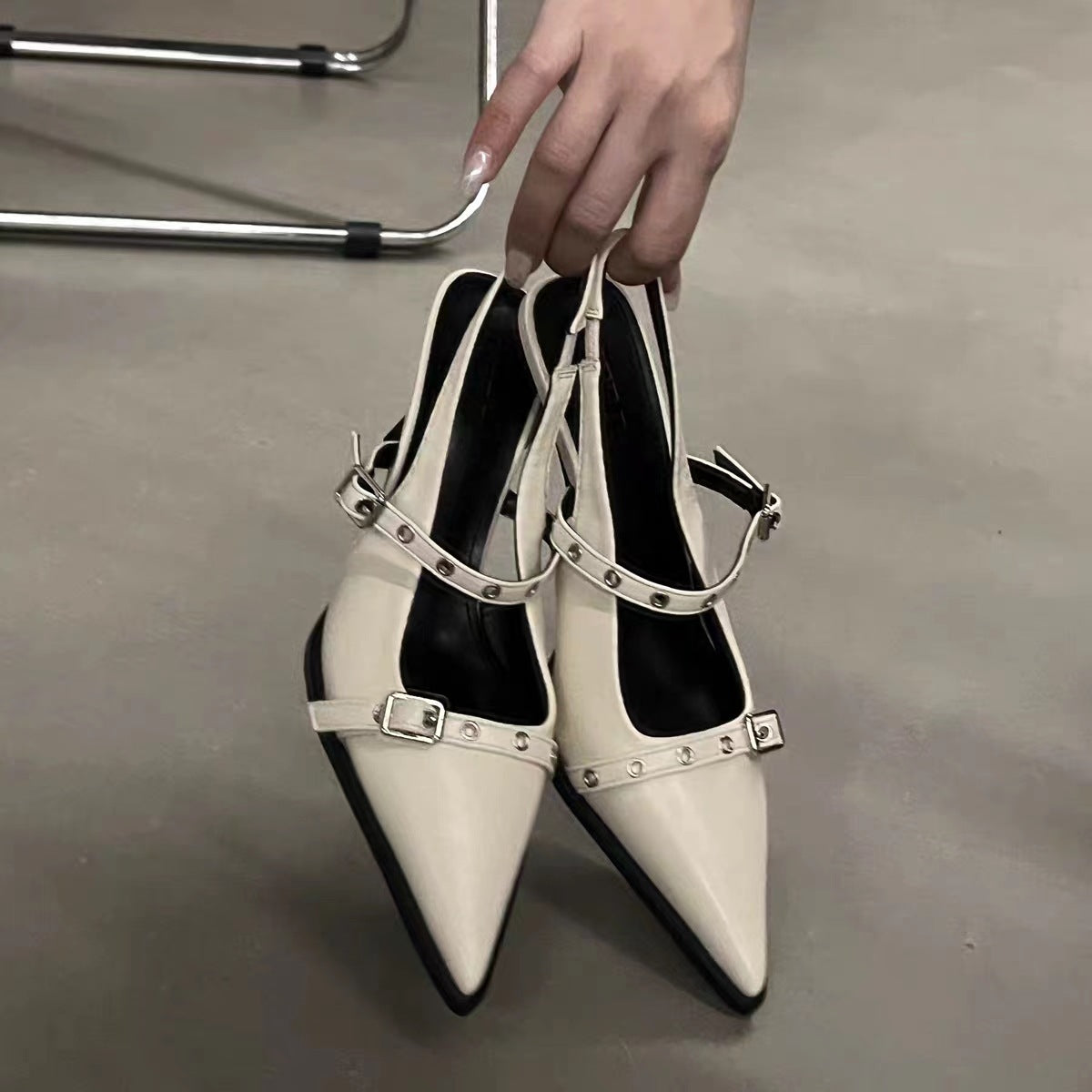 Emma – Talons Épais à Bride Cheville et Bout Pointu