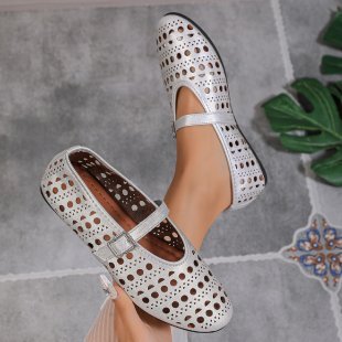 Lucy – Chaussures Plates à Bout Rond avec Boucle Découpée