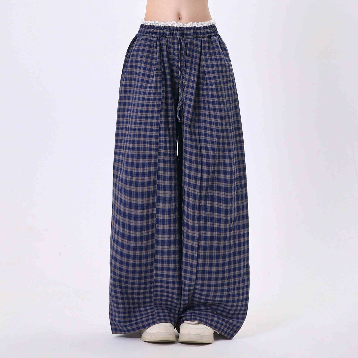Christine – Pantalon Large en Tissu Écossais avec Dentelle