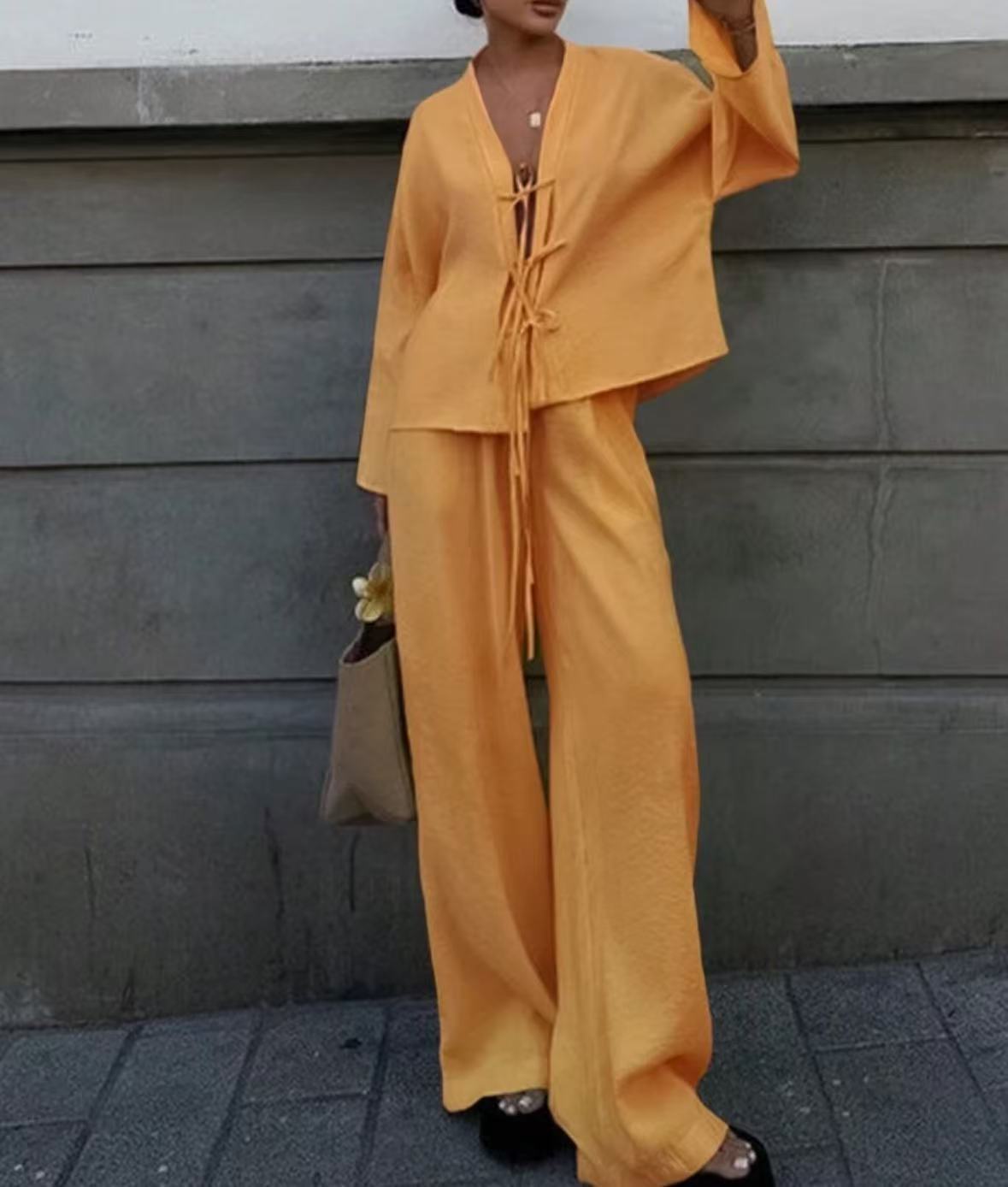 Audrey – Ensemble Chemise et Pantalon à Lacets