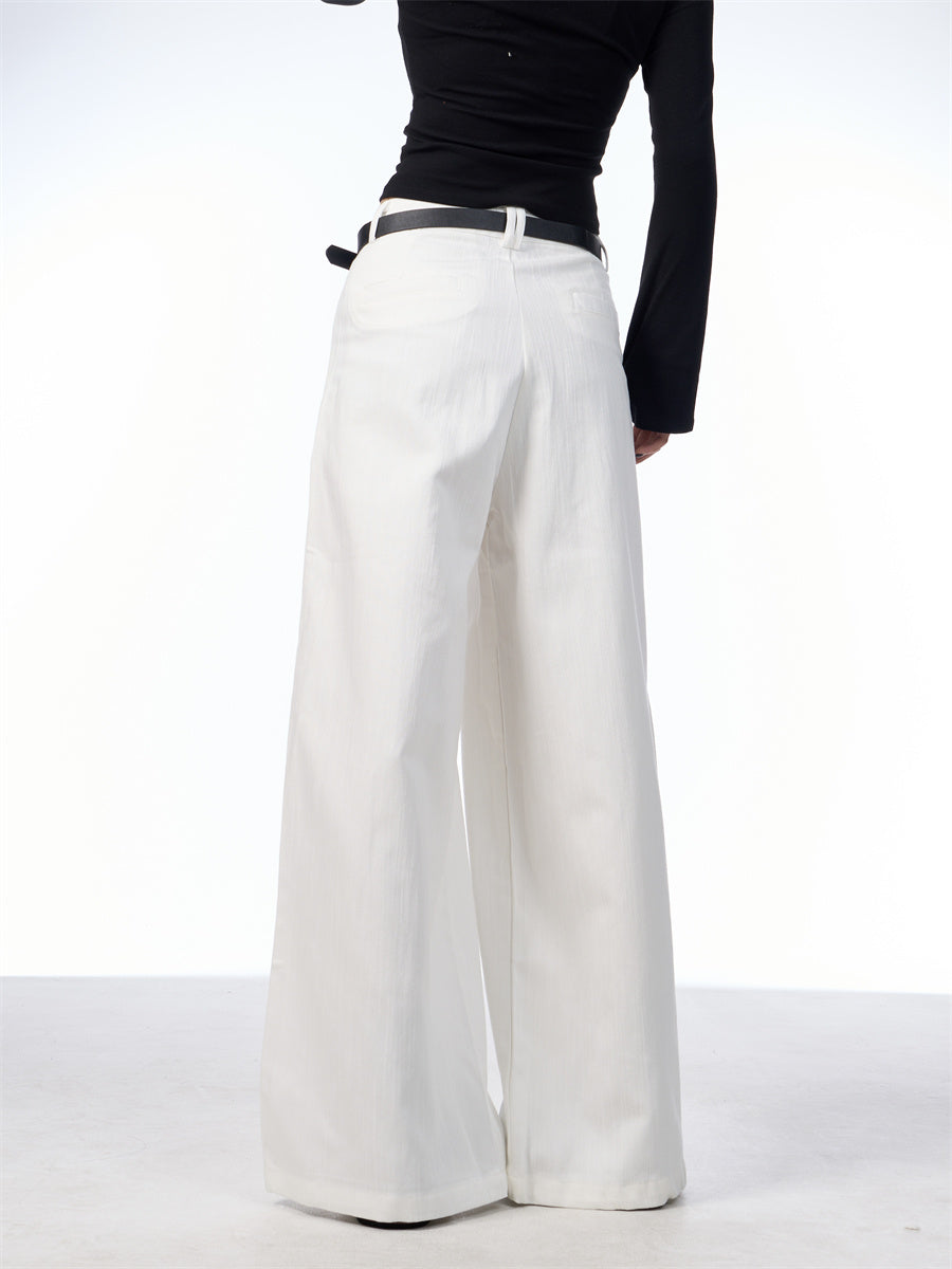 Linda – Pantalon Évasé à Jambe Droite Rétro