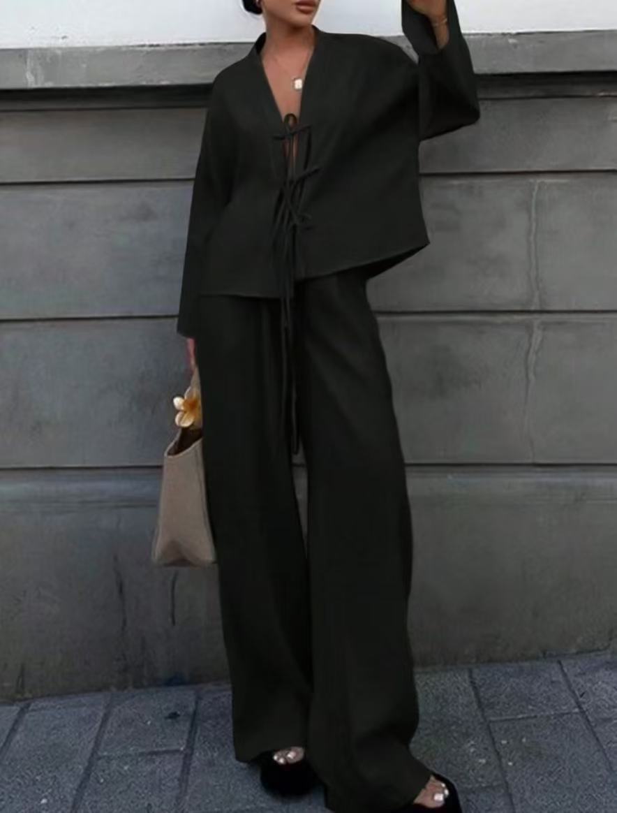 Audrey – Ensemble Chemise et Pantalon à Lacets