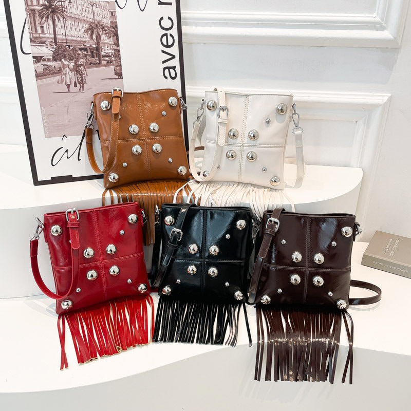Hayley – Sac Bandoulière à Franges avec Rivets