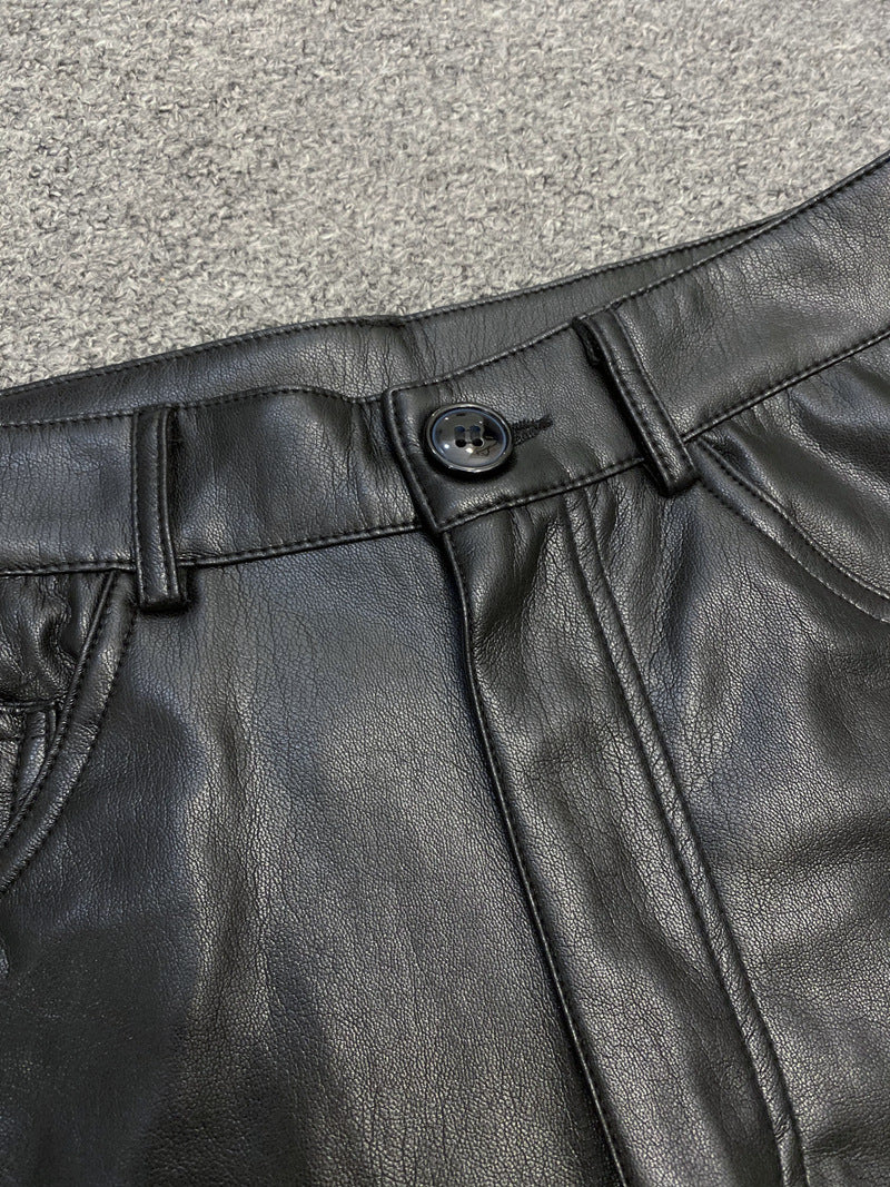 Imogen – Shorts Droits Taille Haute en Cuir Vegan