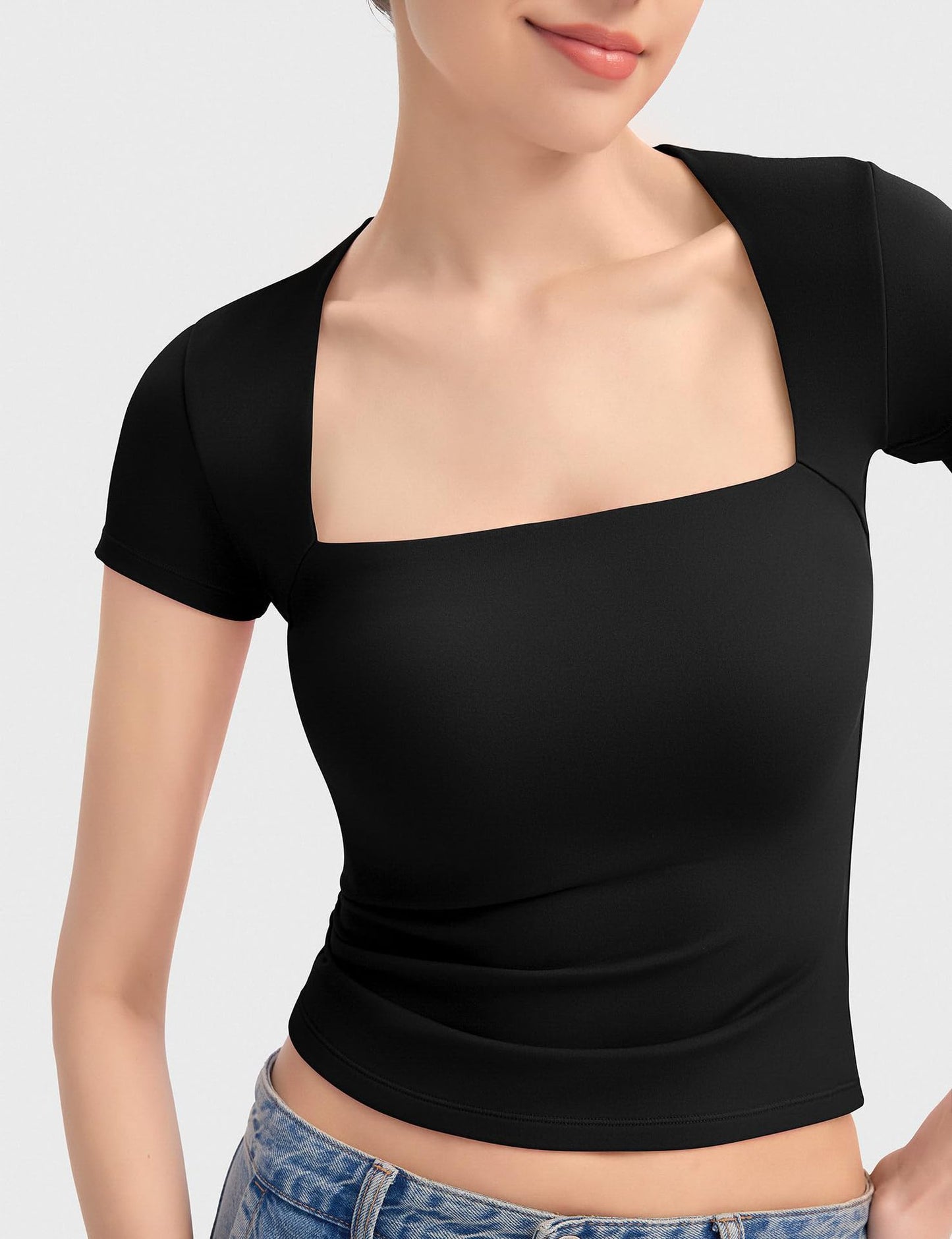 Robyn – T-shirt Femme à Col Carré et Manches Courtes