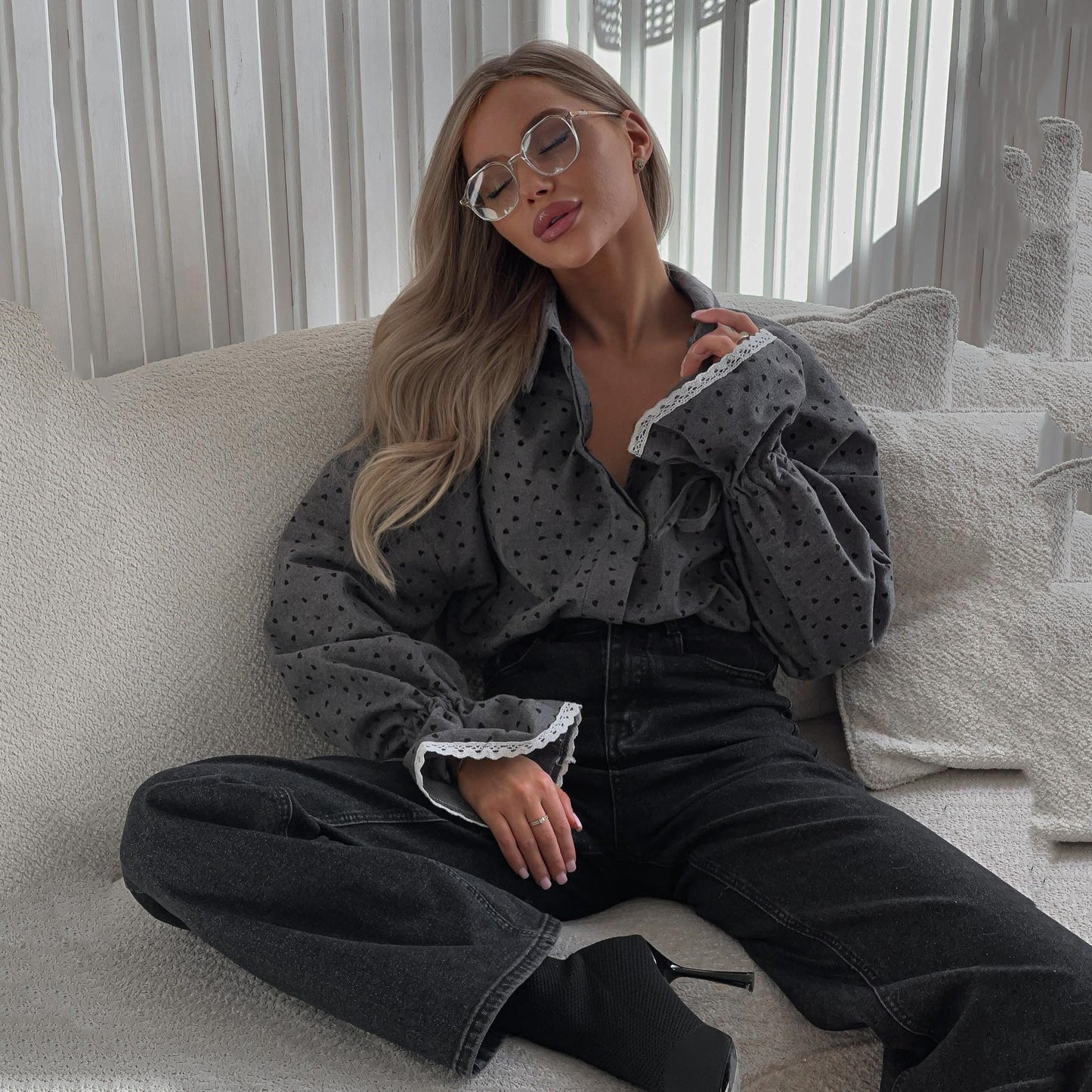 Joanne – Chemise à Imprimé Cœur Élégante