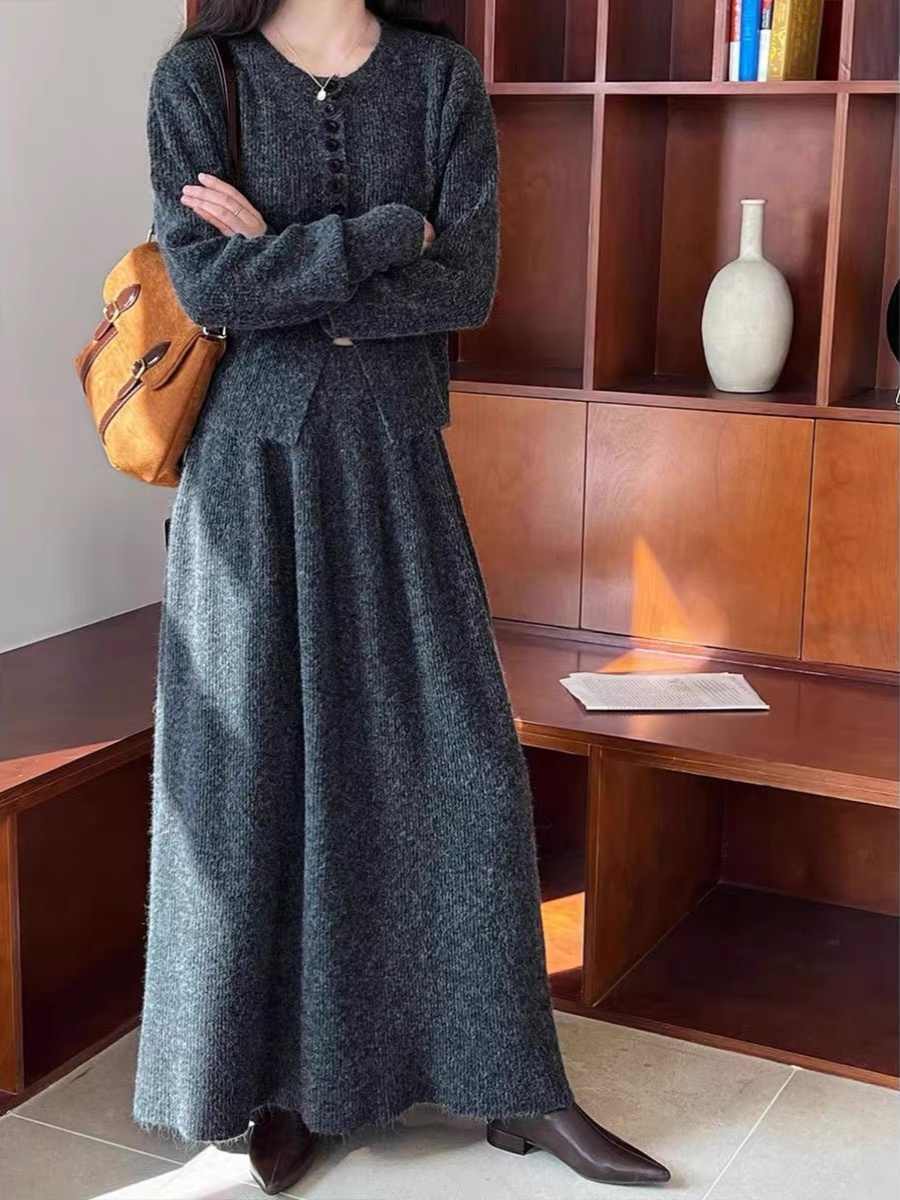 Diana – Ensemble Deux Pièces Cardigan et Jupe