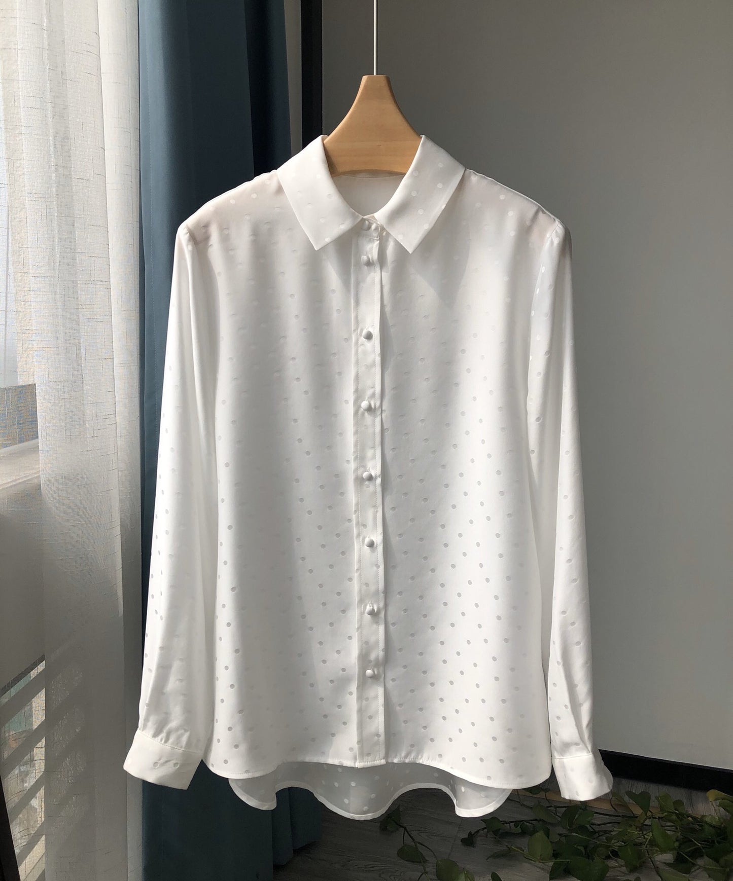 Samantha – Chemise en Satin Crêpe Soyeux à Manches Longues