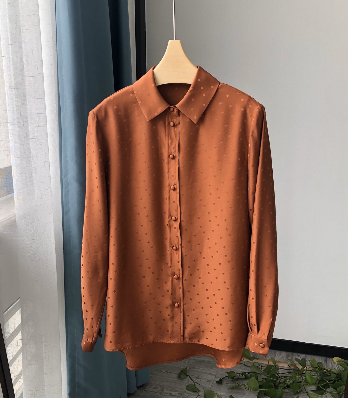 Samantha – Chemise en Satin Crêpe Soyeux à Manches Longues