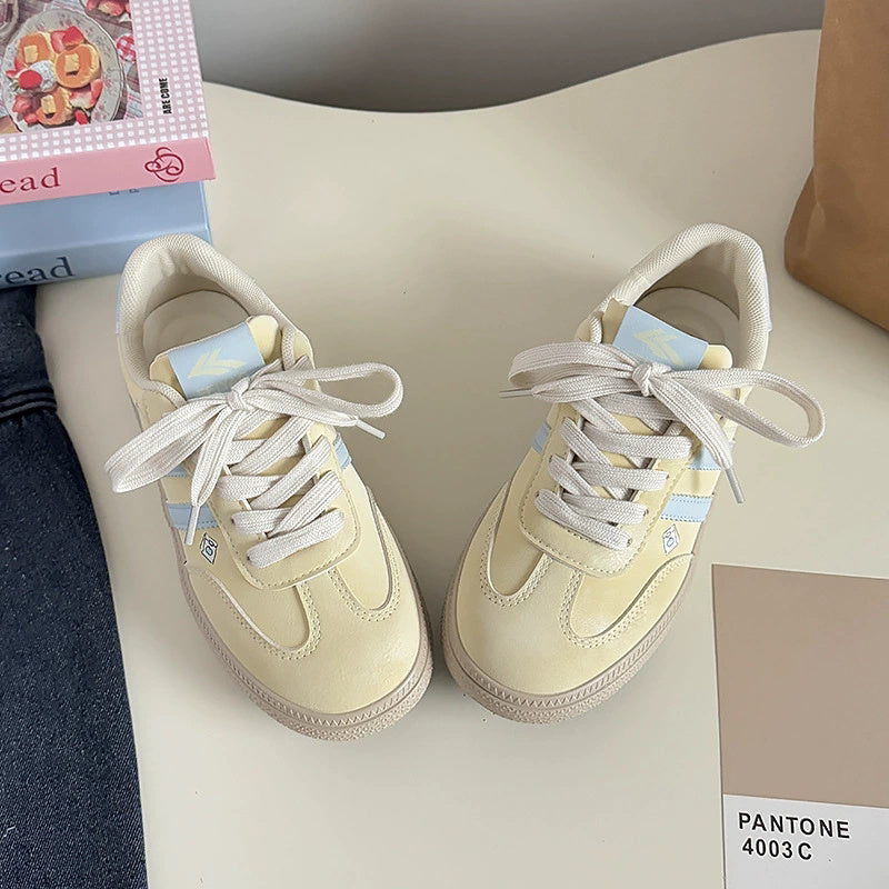 Melanie – Chaussures d'Entraînement Morale Mignonnes et Foulées, Trop Lait