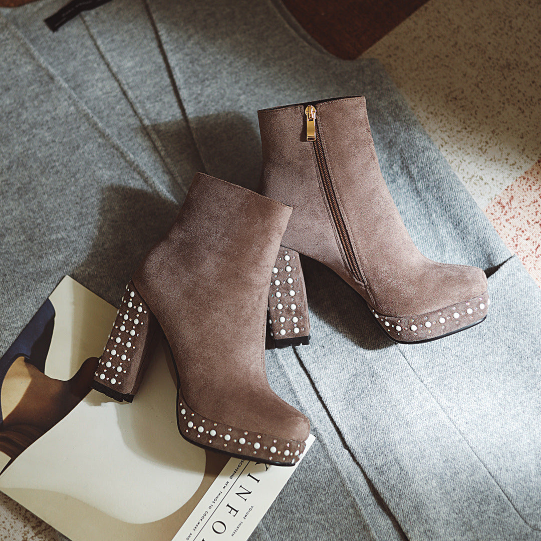 Danielle – Bottes à talons hauts en daim vegan élégant