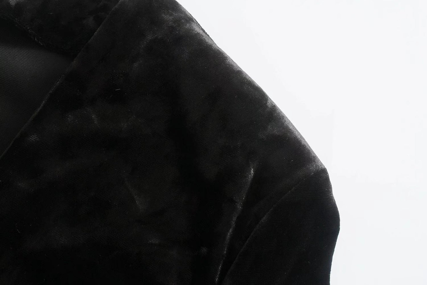 Betty – Robe plissée à manches longues en velours avec épaulettes
