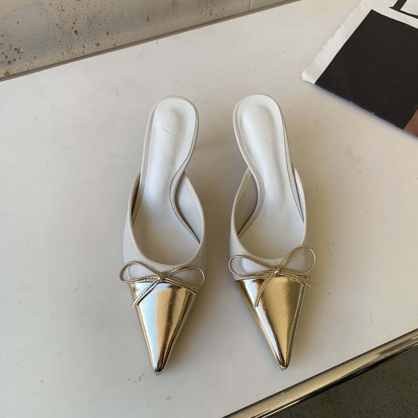 Denise – Sandales à Talons Hauts Pointus et Color-blocking