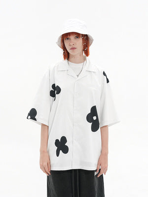 Ryan – Chemise à Col Cubain à Silhouette Florale Peinte à la Main
