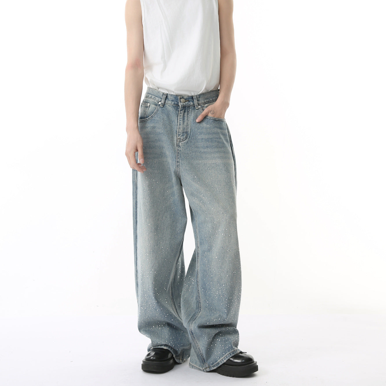 Leon – Jeans Droits Délavés avec Strass