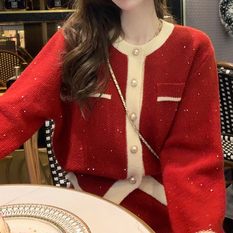 Sarah – Ensemble Deux Pièces Cardigan et Jupe en Tricot Rouge