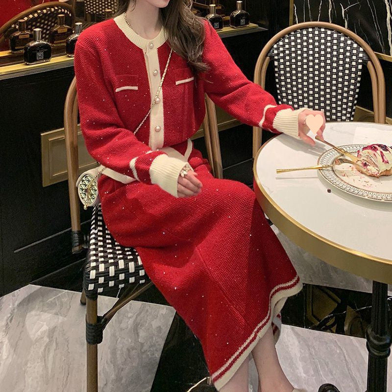 Sarah – Ensemble Deux Pièces Cardigan et Jupe en Tricot Rouge