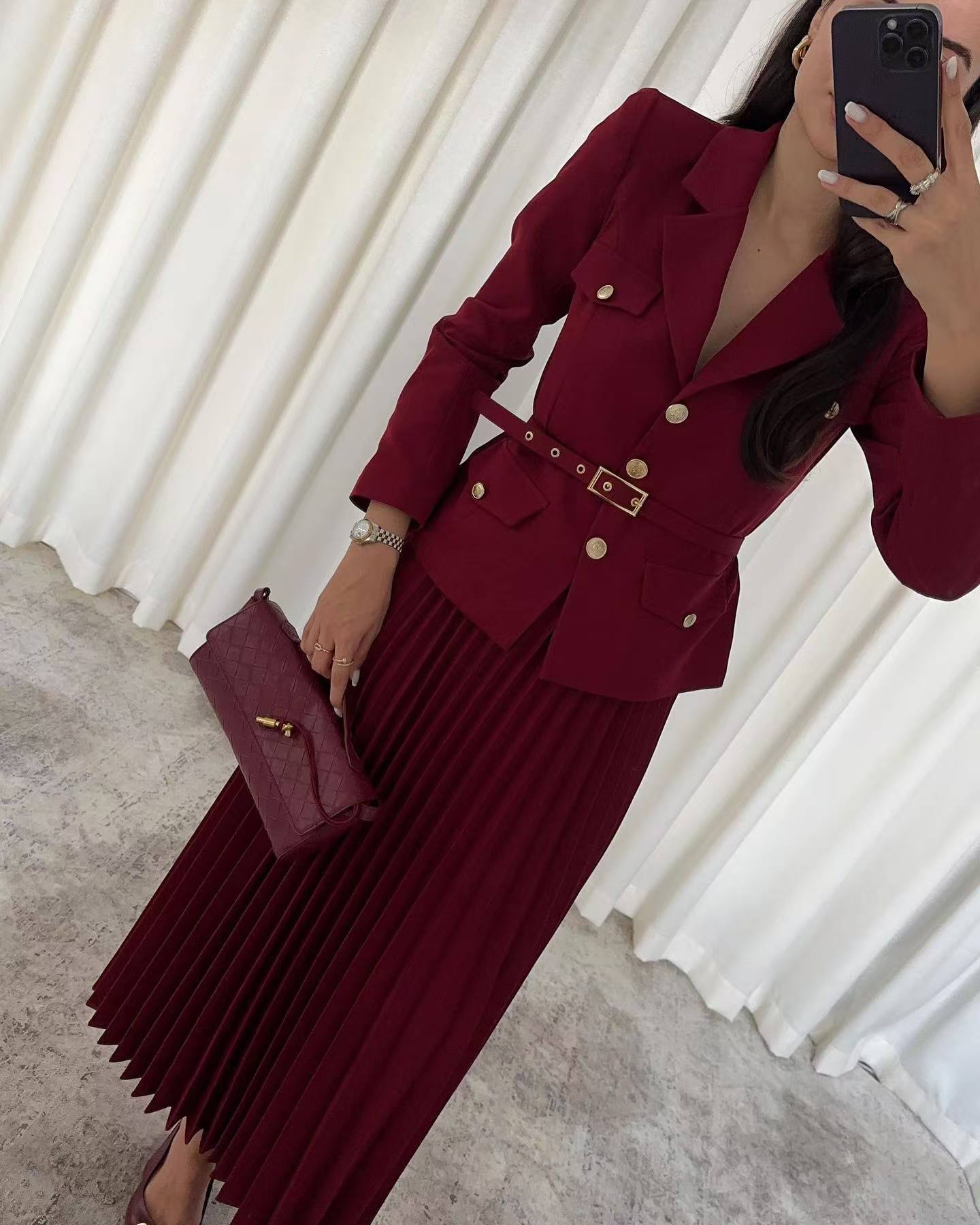 Betty – Costume Élégant à Revers Uni