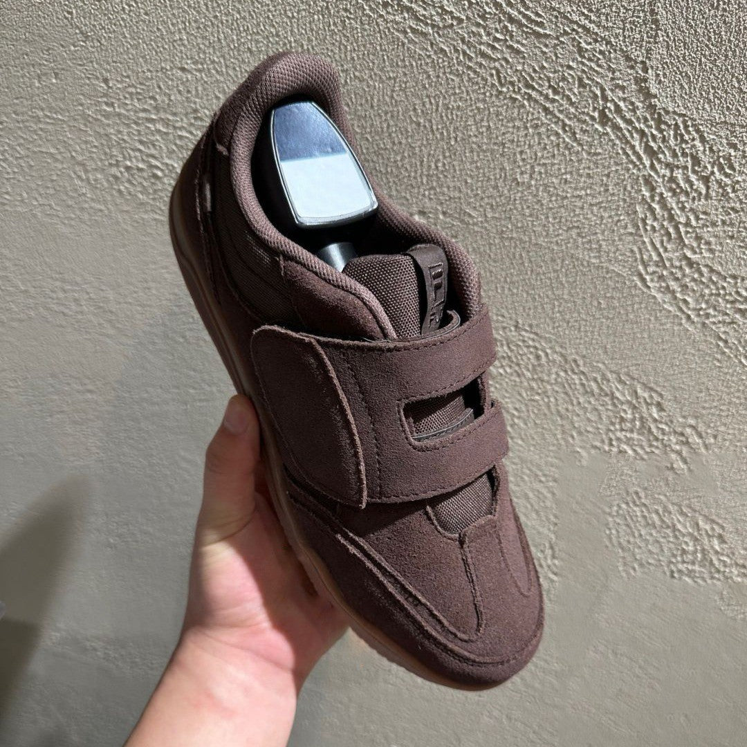 Lucy – Chaussures de Skate à Velcro et Bout Rond en Daim Vegan pour Femmes