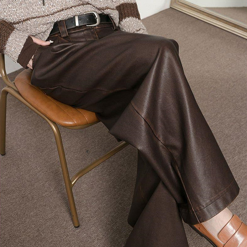 Lynda – Pantalon Plissé en Cuir Vegan Marron Vintage