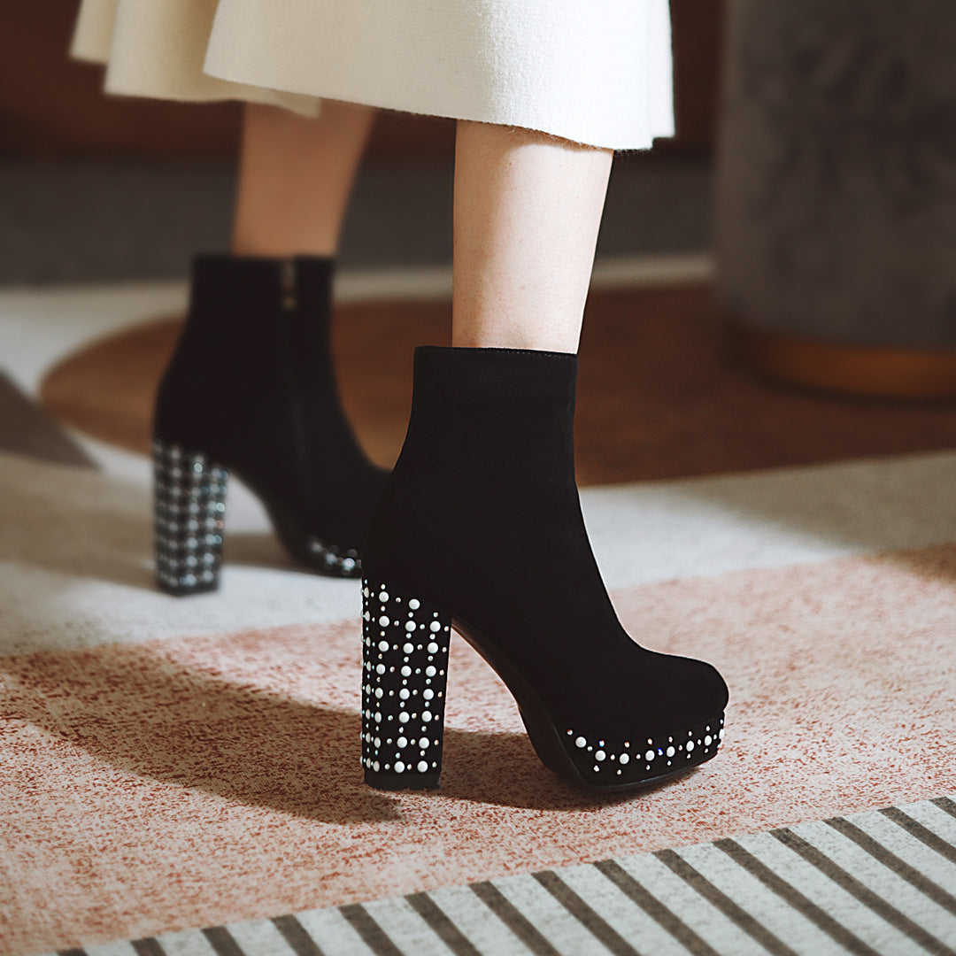 Danielle – Bottes à talons hauts en daim vegan élégant
