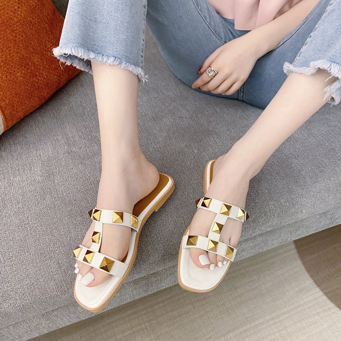 Margaret – Mules Plates Rivetées Tendance pour Plage