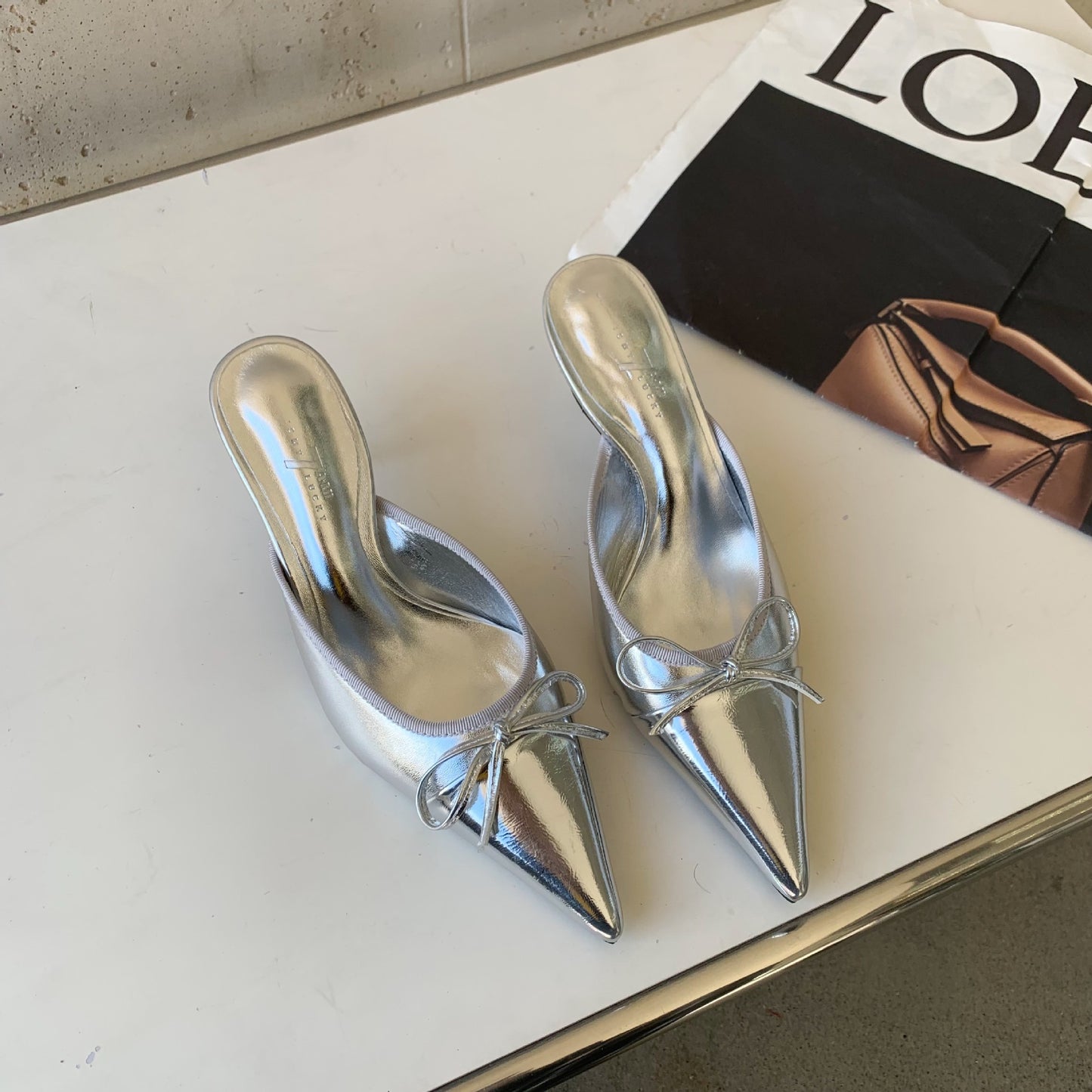 Denise – Sandales à Talons Hauts Pointus et Color-blocking