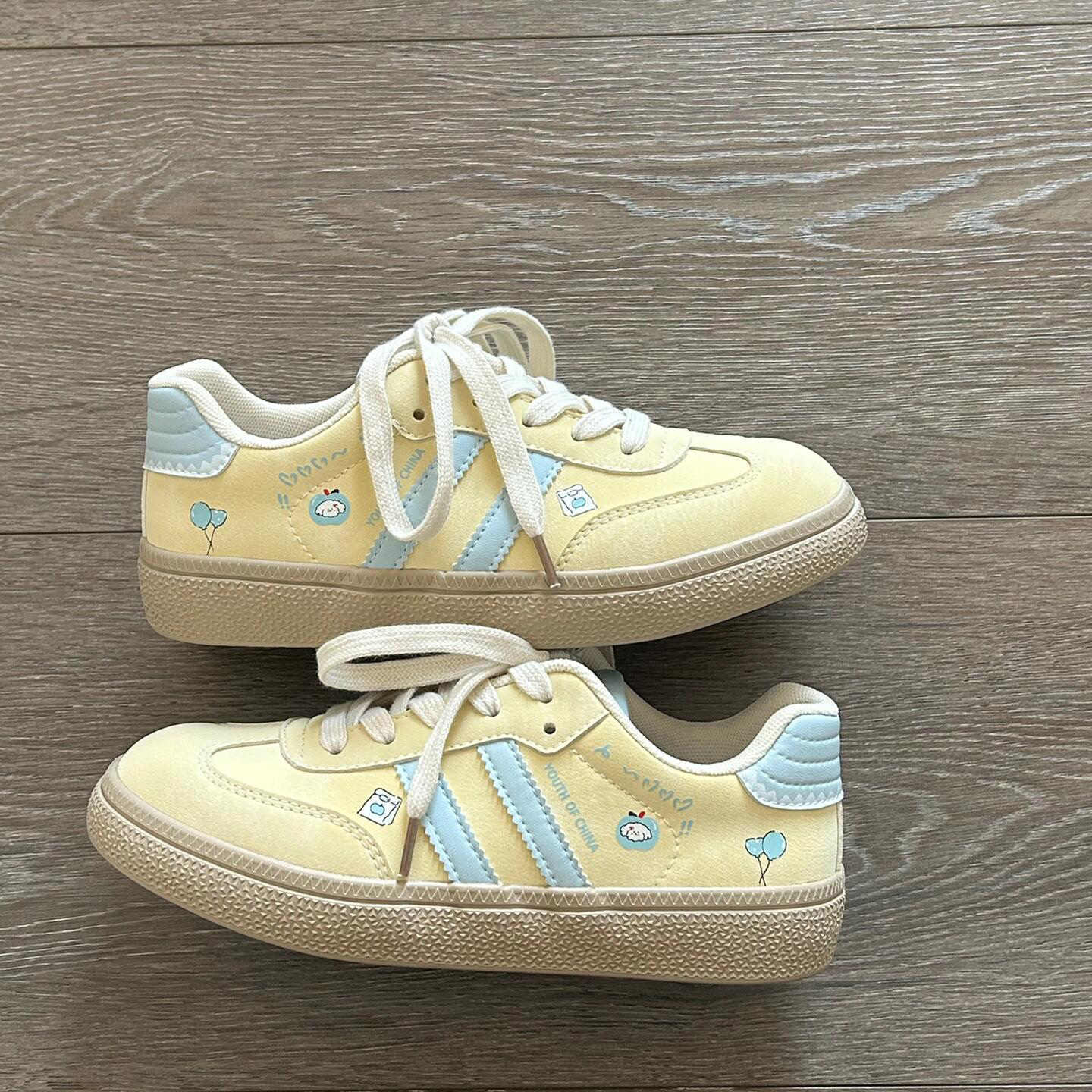 Melanie – Chaussures d'Entraînement Morale Mignonnes et Foulées, Trop Lait