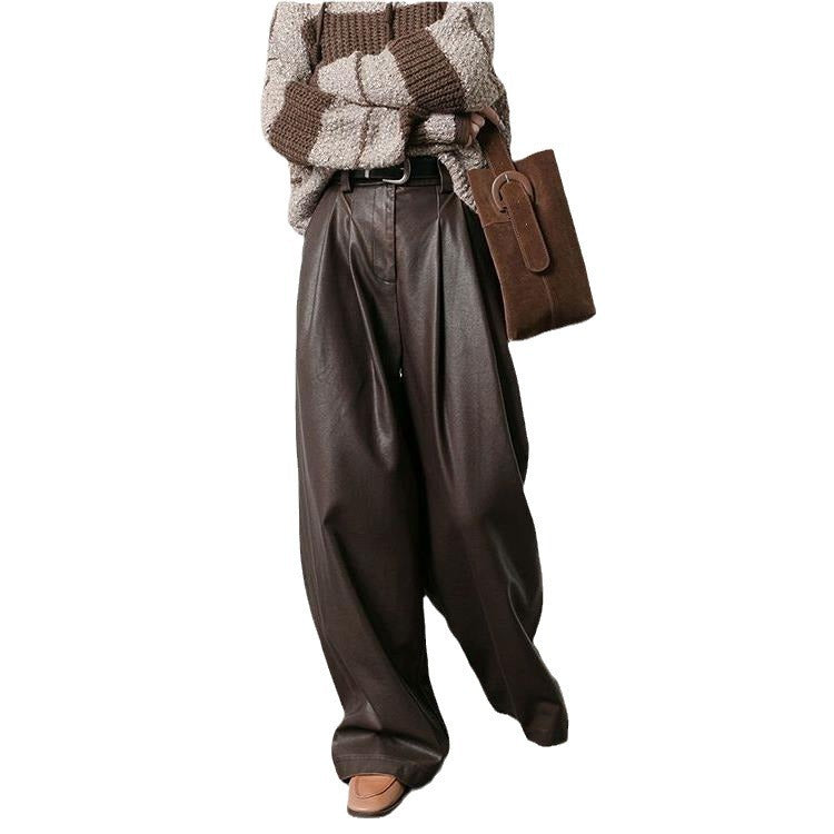 Lynda – Pantalon Plissé en Cuir Vegan Marron Vintage
