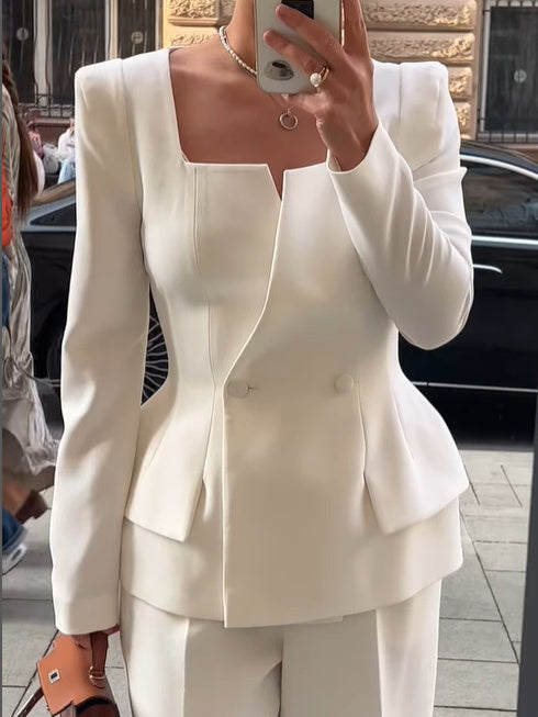 Lydia – Blazer à Col Carré à Deux Boutons en Couleur Unie