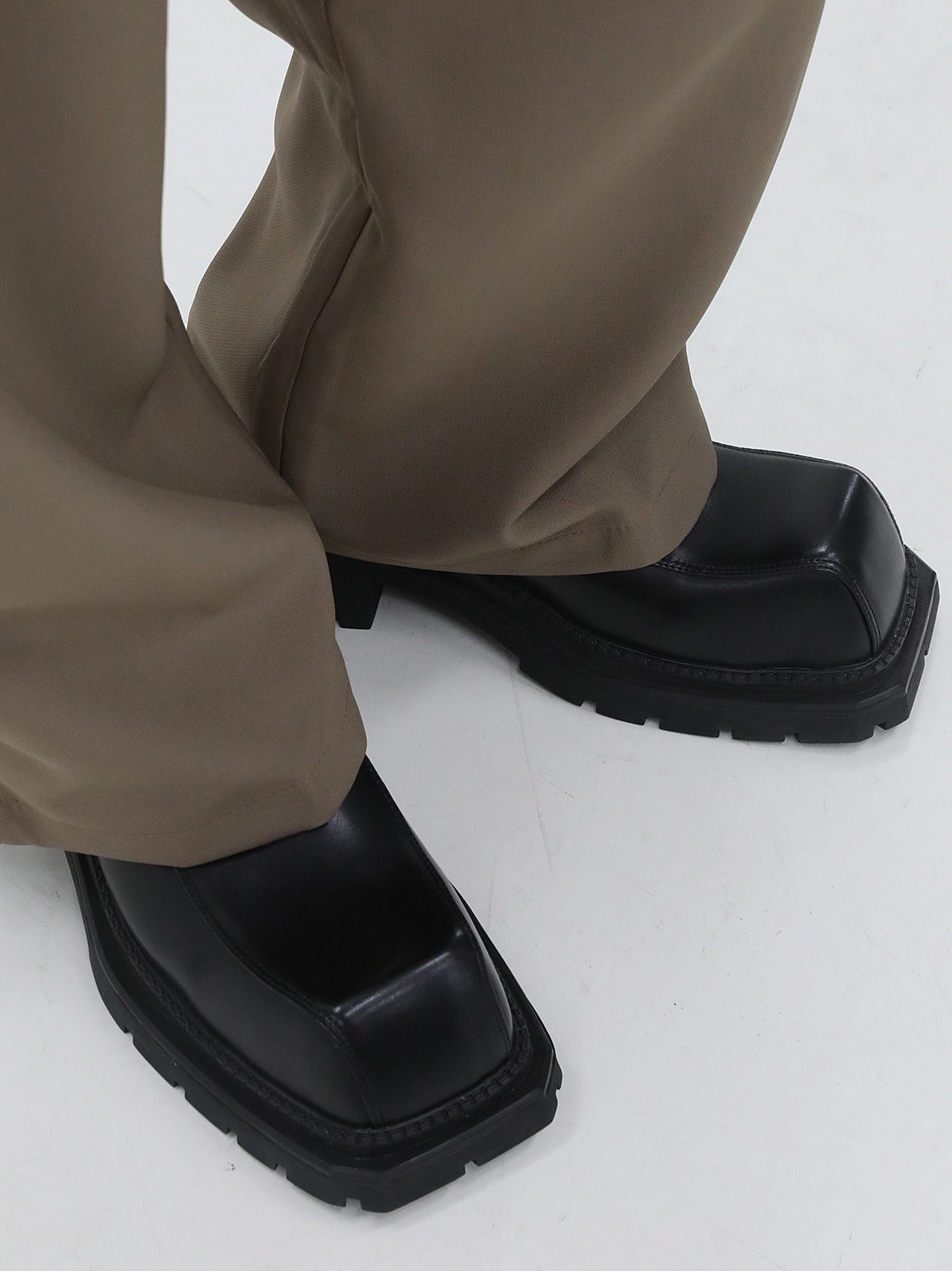 Sharon – Chaussures à semelle épaisse en cuir vegan pour femme