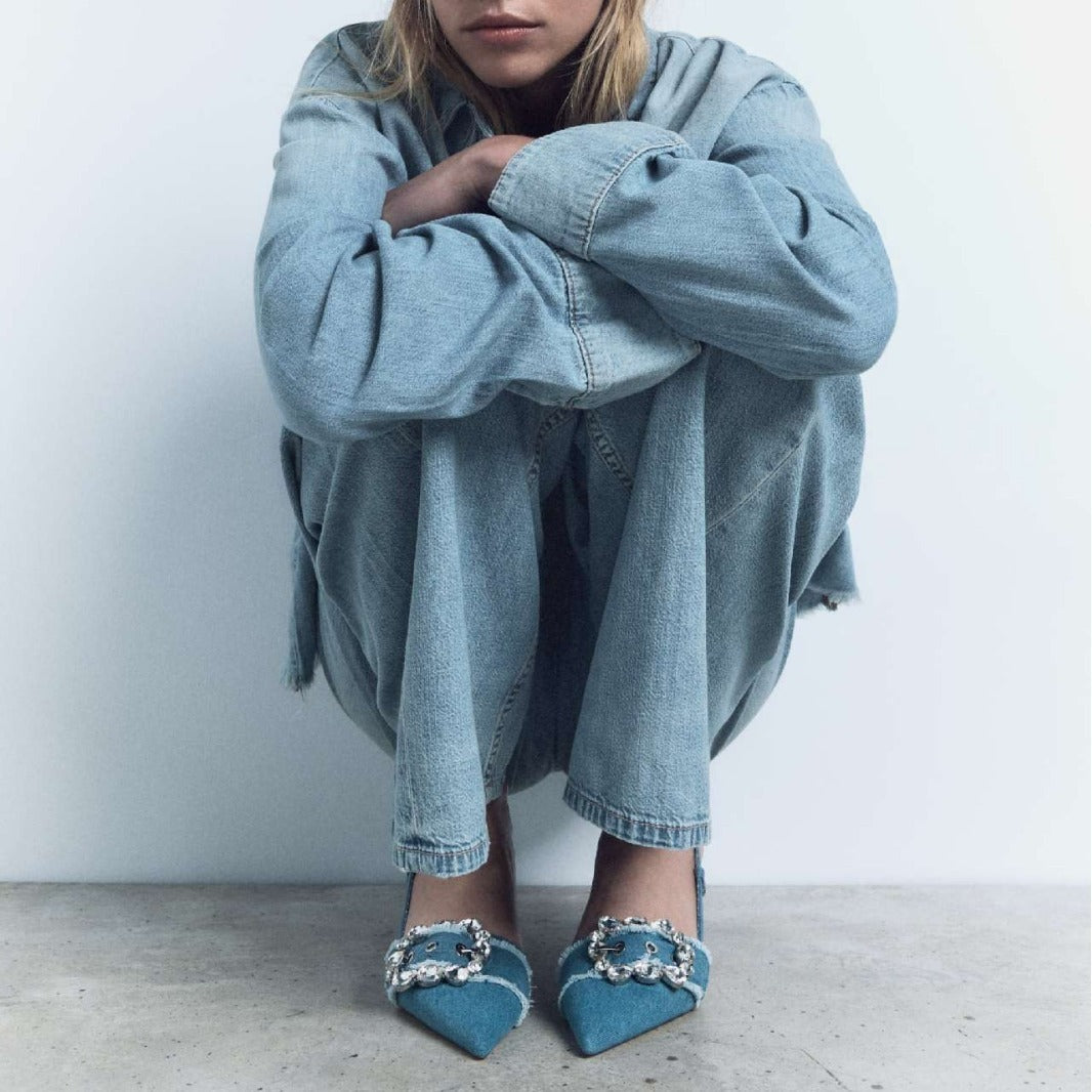 Sue – Sandales en Denim avec Bouton Décoratif et Strass