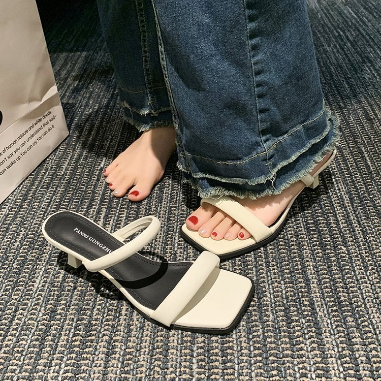 Audrey – Sandales à Talon Épais avec Chaîne