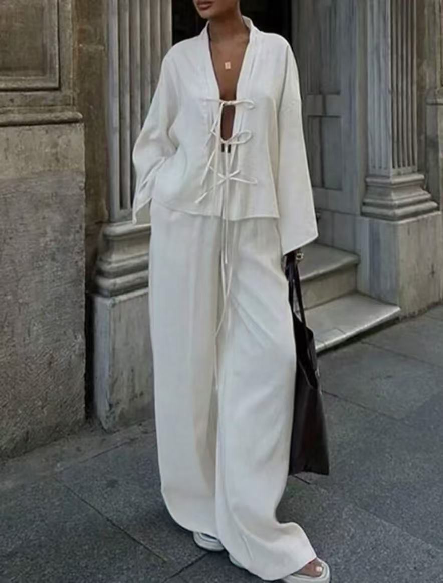 Audrey – Ensemble Chemise et Pantalon à Lacets