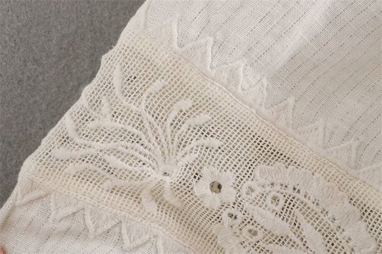 Sara – Haut Ample à Manches Bouffantes Brodé en Dentelle