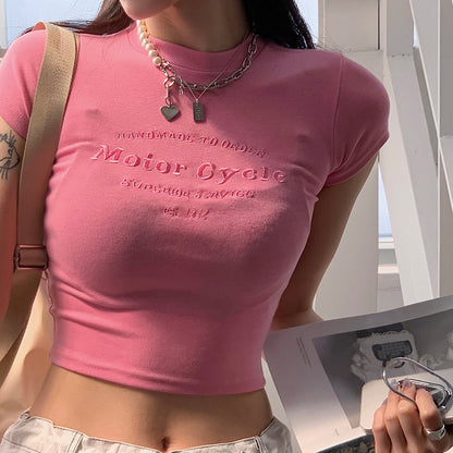 Christine – T-shirt à Broderie Lettre Style Épicé