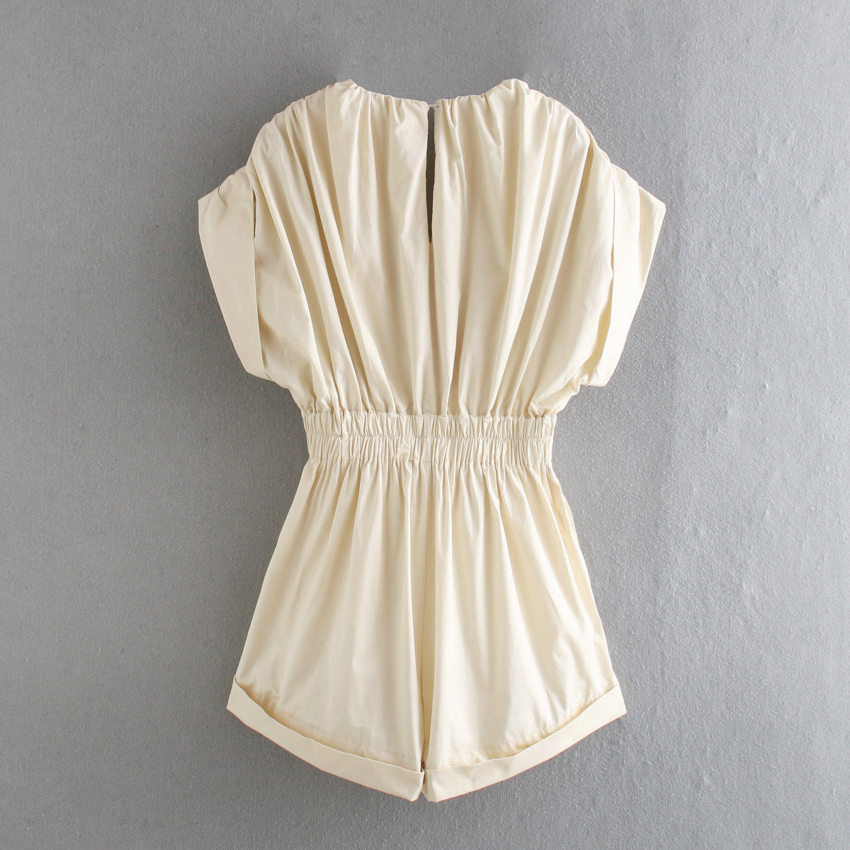 Kimberley – Combinaison Plissée avec Taille Élastique et Col en V