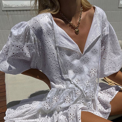 Sophie – Robe en Coton Brodée à Manches Mi-longues