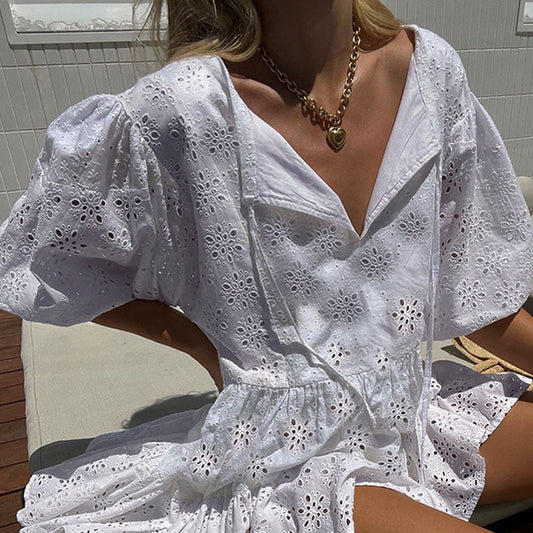 Sophie – Robe en Coton Brodée à Manches Mi-longues