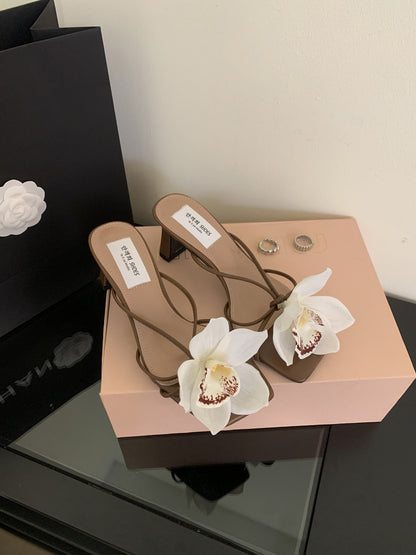 Julie – Sandales Romaines à Fleur Détachable